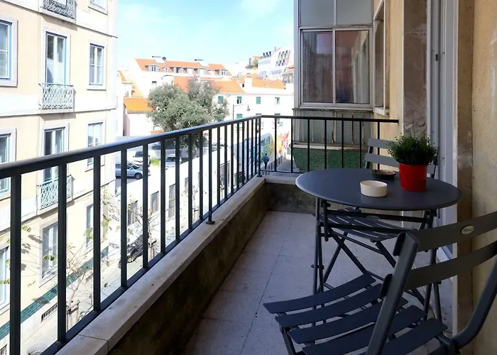 Apartment Mouraria House And Quiet With A Balcony *
