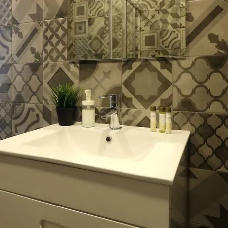 Appartamento Mouraria House And Quiet With A Balcony